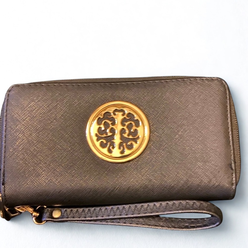 Large black and gold wristlet